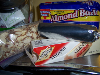 almond-700918.jpg