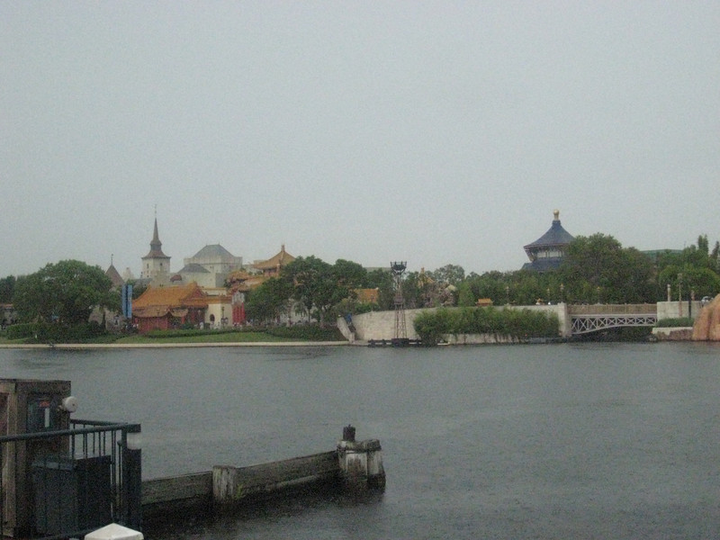 322604419_gzic3-L.jpg