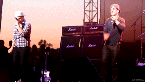 tumblr_lnqk4umlEN1qa4llno1_500.gif