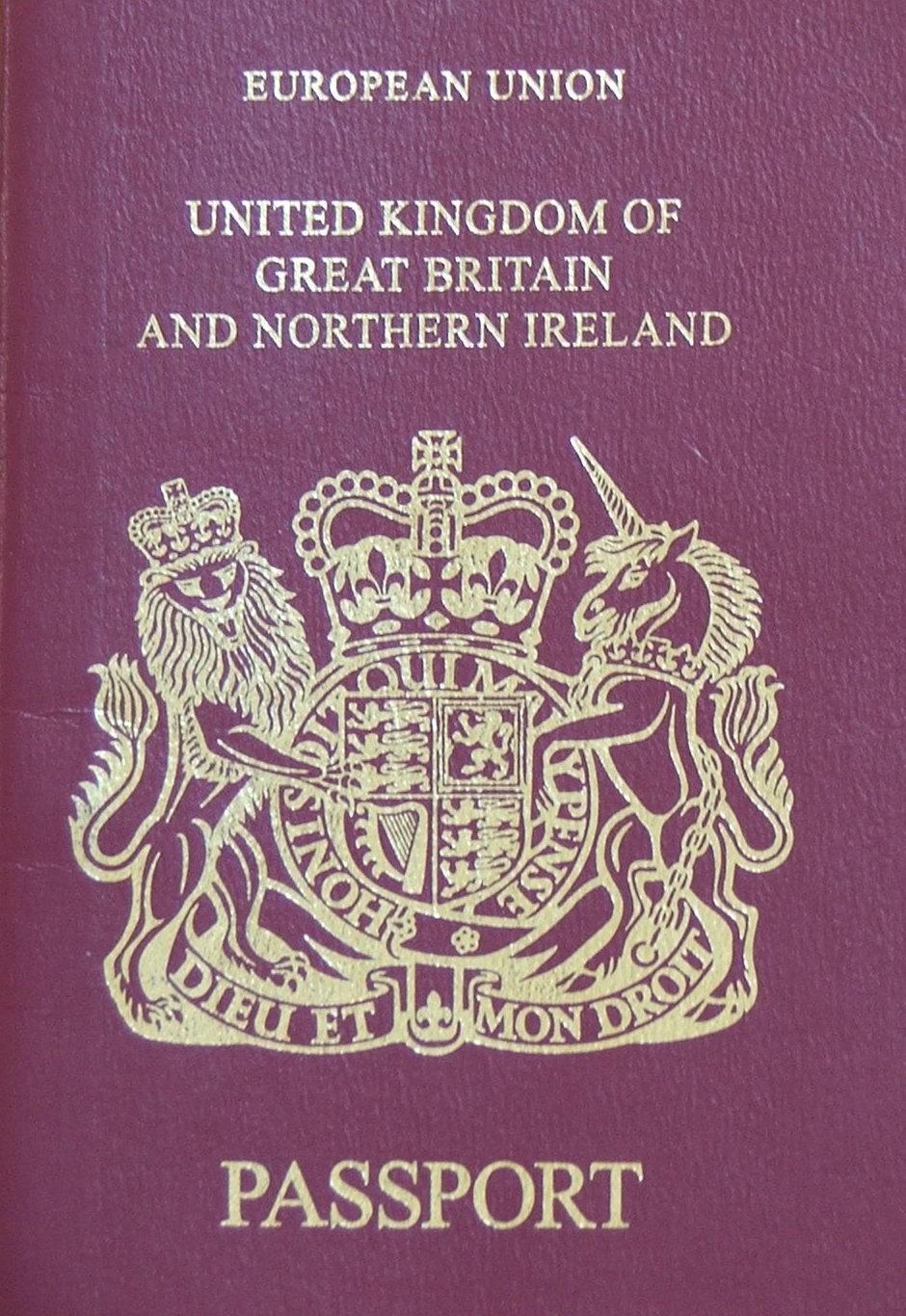 British_passport_2002.jpg