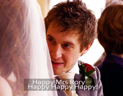 tumblr_lpdakbVFx41qitg93o4_250.gif