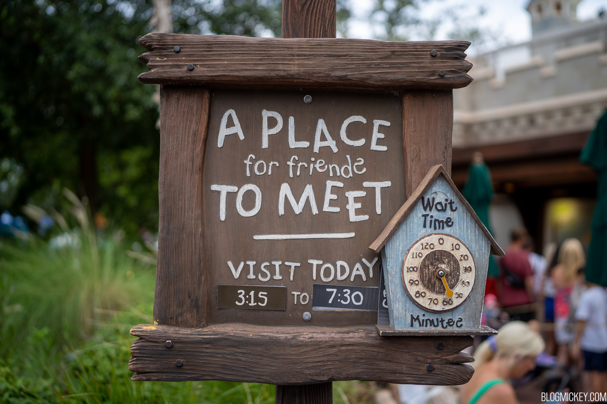 winnie-pooh-tigger-meet-greet-1.jpg