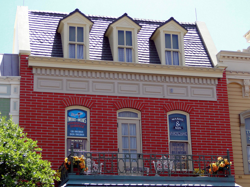 1038047803_nMBfo-L.jpg