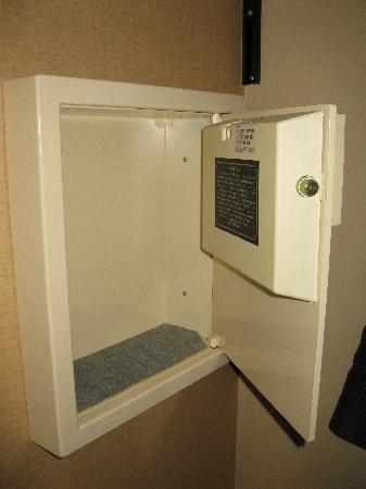 in-room-safe.jpg