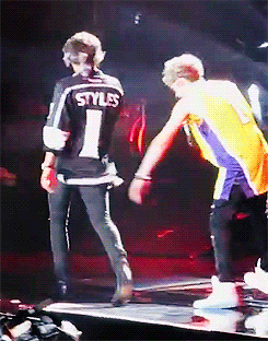 tumblr_mrafsg6xQh1qiolaso2_250.gif
