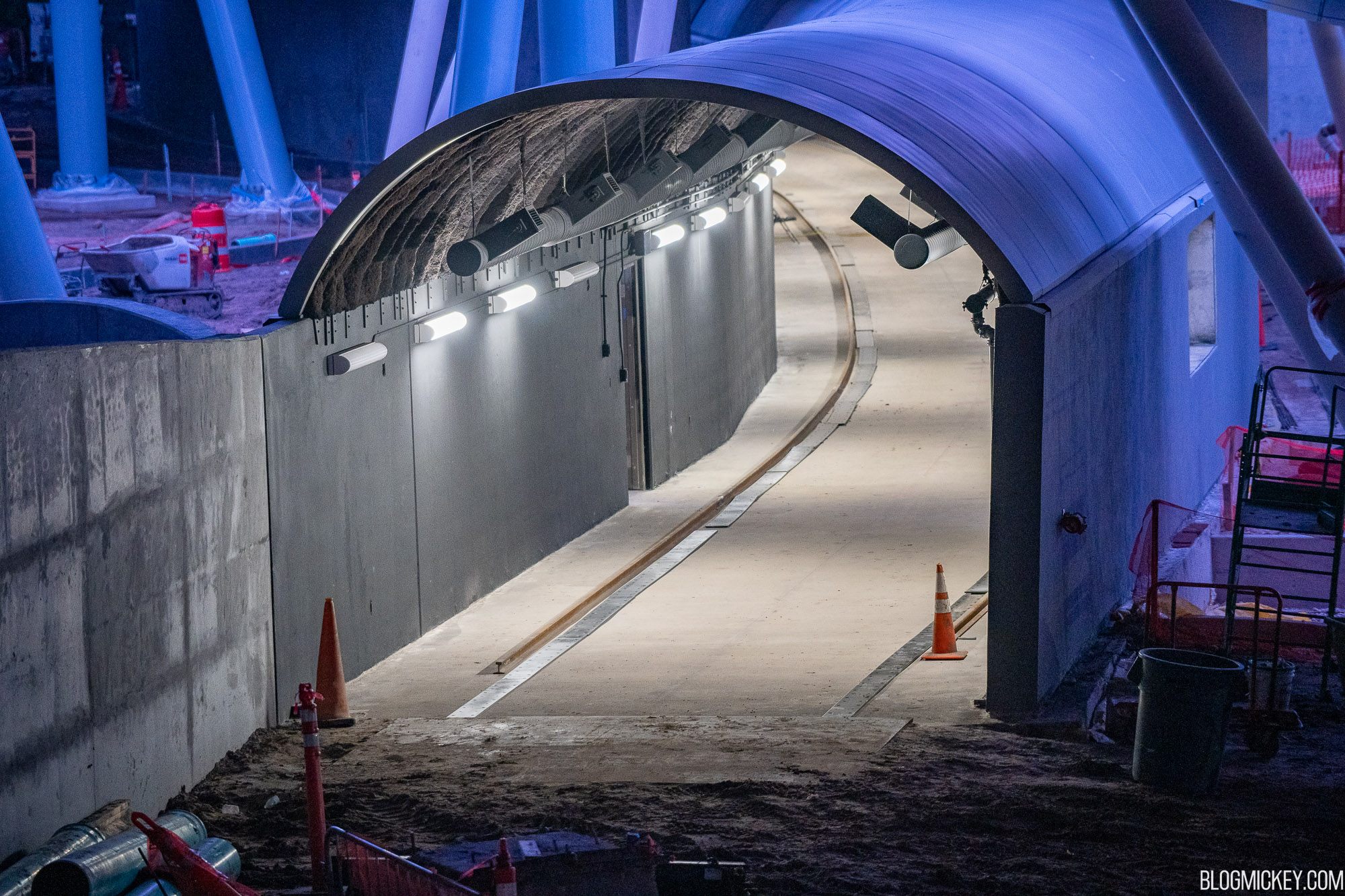 railroad-track-tron-lightcycle-run-tunnel-2.jpg