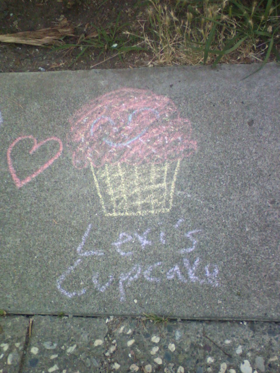 Cupcake_with_chalk_by_sexyxalexi.jpg