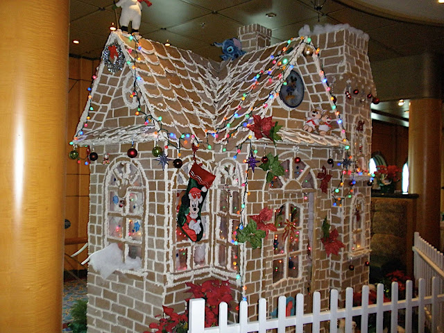 Gingerbread%20house2.jpg