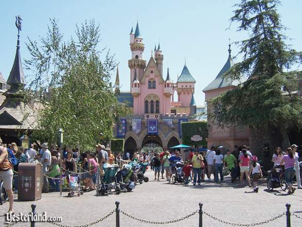 anaheim_fantasyland.jpg