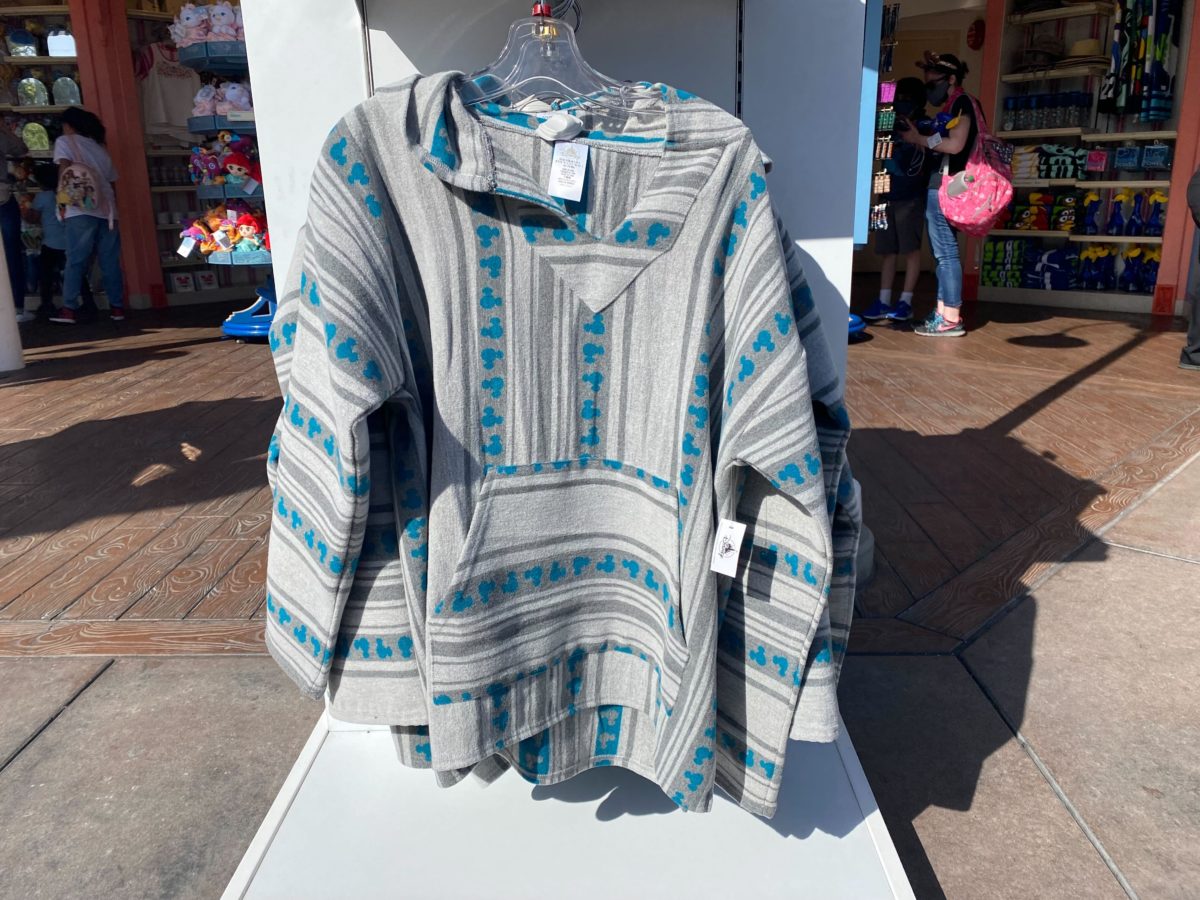 DLR-Mickey-sweater-2-1200x900.jpg
