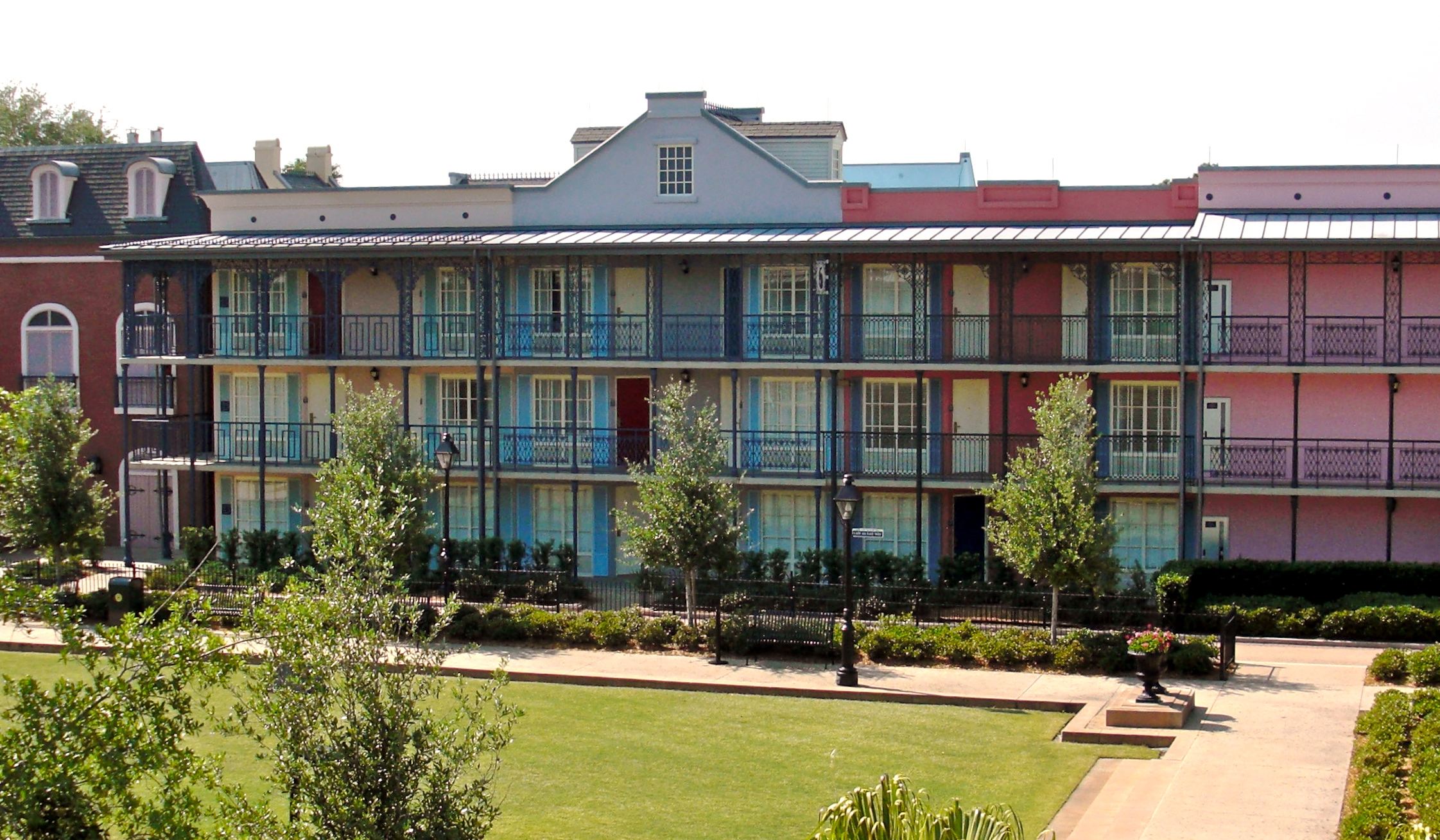 port-orleans-french-quarter-buildings.jpg