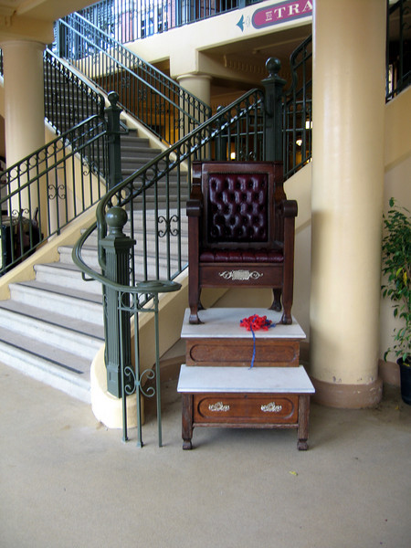 426808892_6QVYD-L-1.jpg