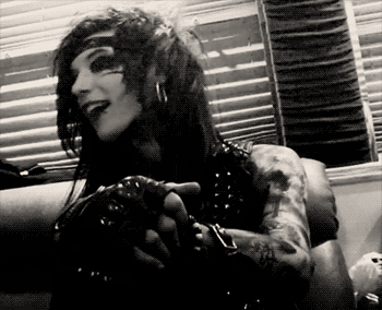 tumblr_lqrkihd1pZ1qddq74.gif