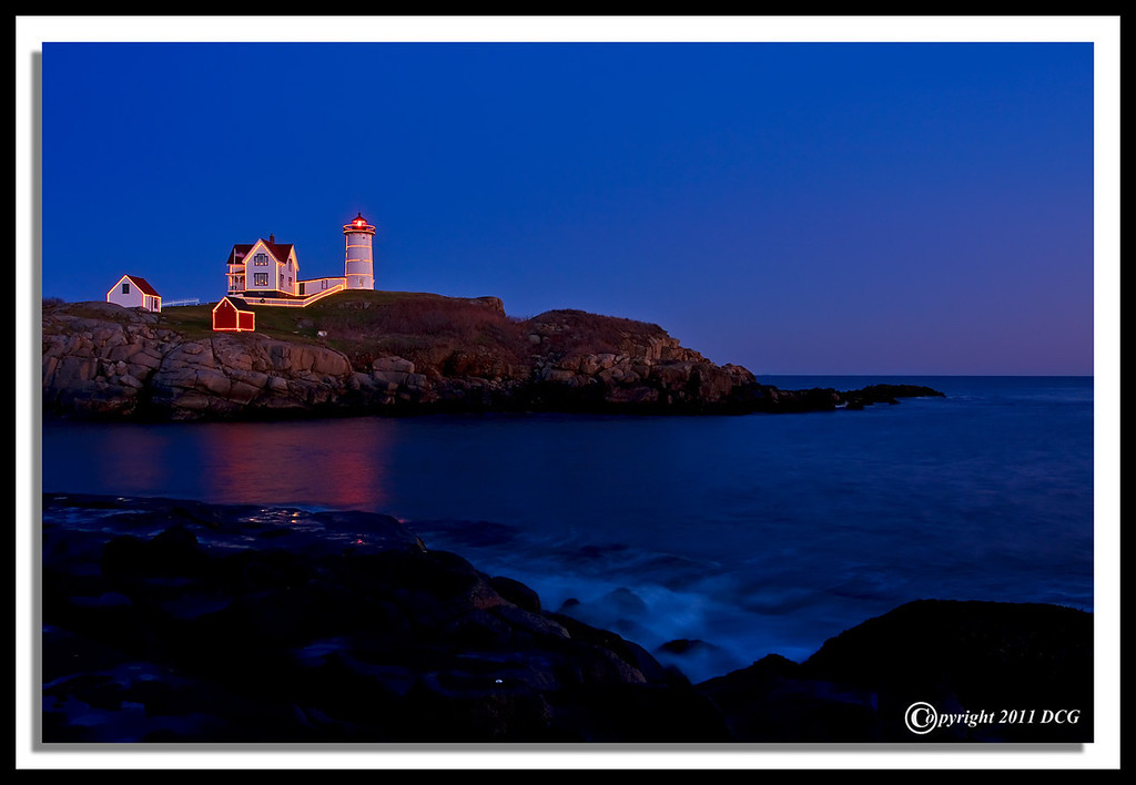 Nubble-Lighthouse-12-13-01cr-XL.jpg