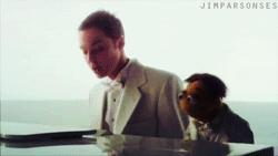 tumblr_lvj8e2MsME1r48g98o2_250.gif