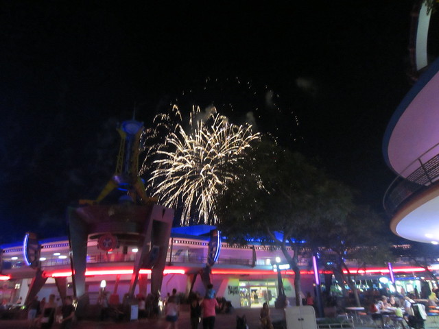 22098726432_ec1a0562bf_z.jpg