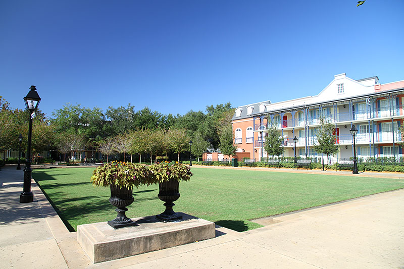 POFQ-Grounds-2010b-1154_forum.jpg