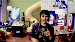 tumblr_lpw389LFsH1qm7t0go2_250.gif
