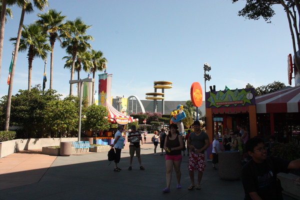 600553296_qLLqP-M.jpg