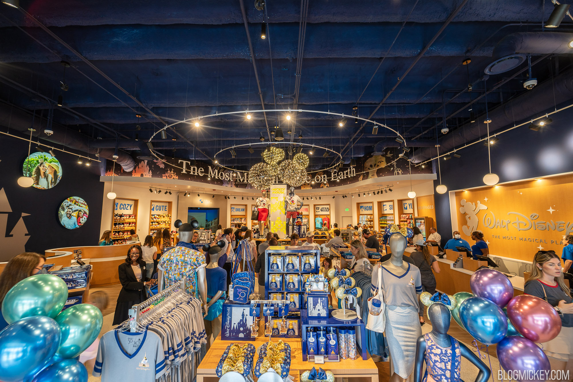 hollywood-plaza-garage-disney-store-2.jpg