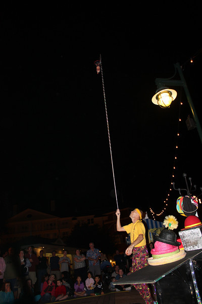 1212104237_F686g-L.jpg