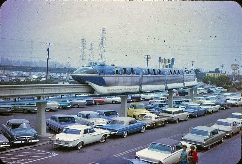 Disneyland1960s_800.jpg