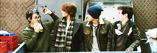 tumblr_lq3l0uaKRu1qbb7qqo1_500.gif