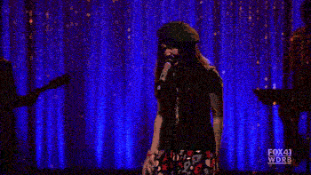 tumblr_l95i0oIIcS1qzuwebo1_r2_400.gif