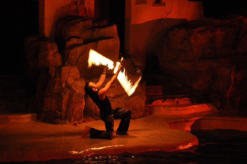 588738816_feUf6-L.jpg