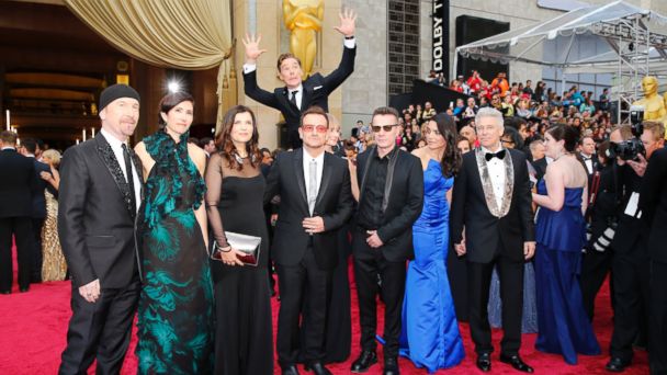 rt_benedict_cumberbatch_photobomb_wy_140302_16x9_608.jpg