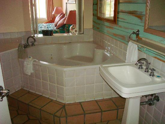 whirl-pool-hot-tub-for.jpg