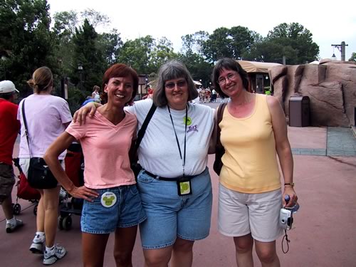 dis2005_08.jpg