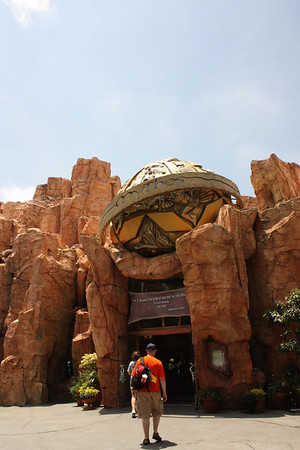 600398588_LEBx4-M.jpg