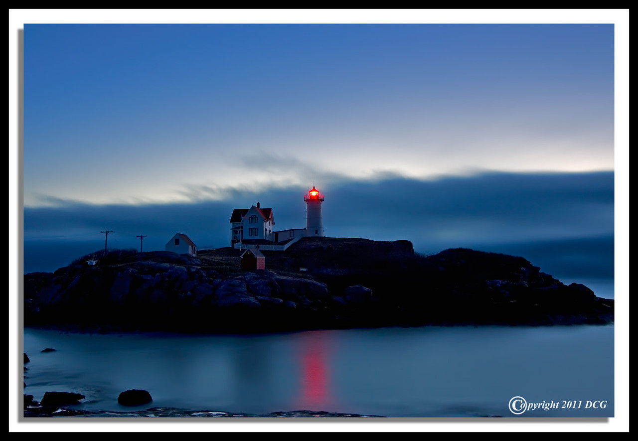 Nubble-Lighthouse-12-25-01cr-X2.jpg