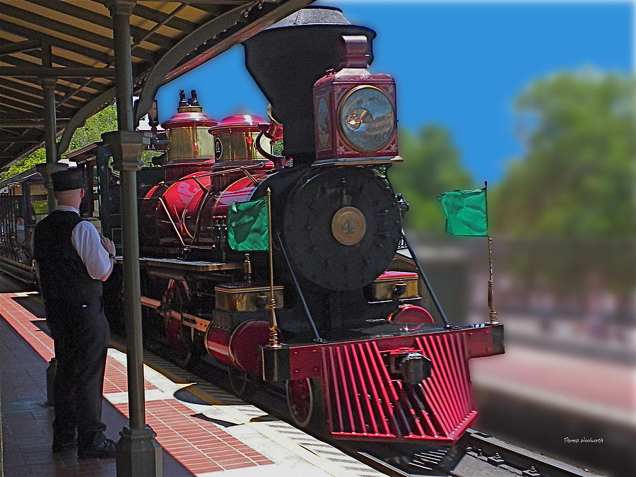 train-ride-magic-kingdom-thomas-woolworth.jpg