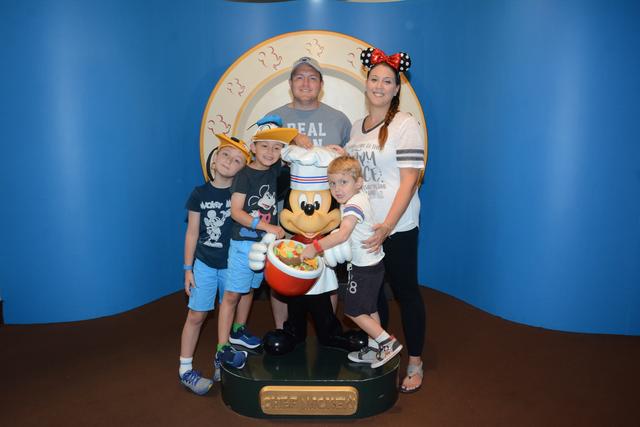 WDWRESORTSANDMORE-CHEFMICKEY1-20180923-413393858951.jpg