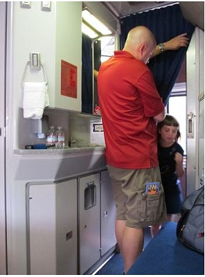 sm_train1f3.jpg