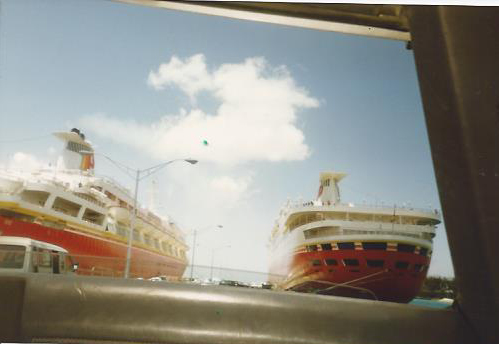 boats1-L.jpg