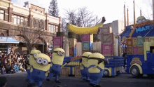 universal-studios-japan-minions.gif
