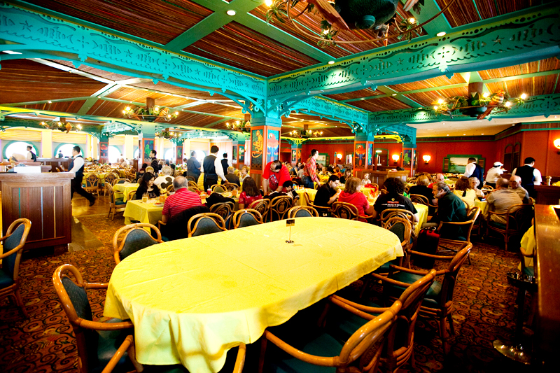 disney-magic-parrot-cay-buffet-1.jpg