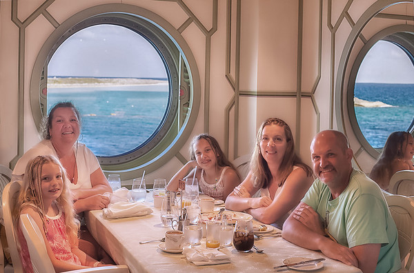 BreakfastPorthole-8-M.jpg