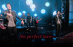 tumblr_lxwq8ymGTm1qeeagco4_250.gif