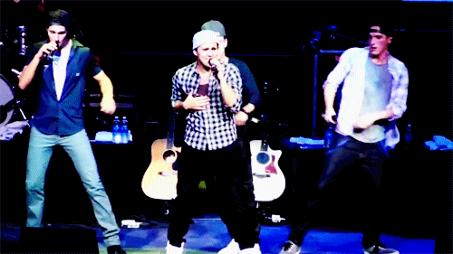 tumblr_lntm40k8rG1qeeagco1_500.gif