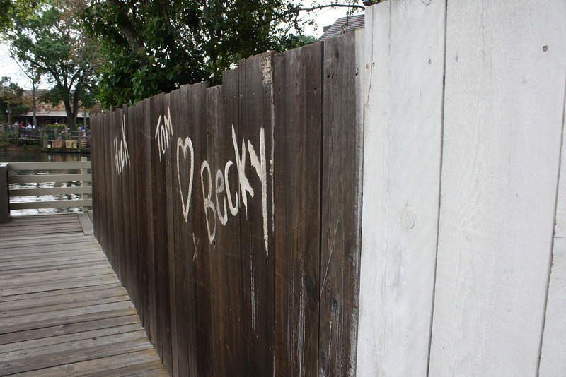 1220426312_UvVV6-L.jpg