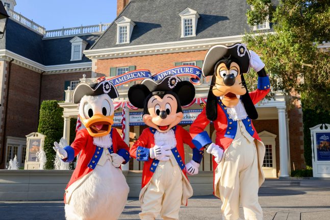 Celebrate-July-4-WDW-Characters-647x431.jpg