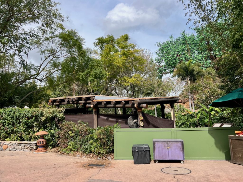 Construction Animal Kingdom Flamingos