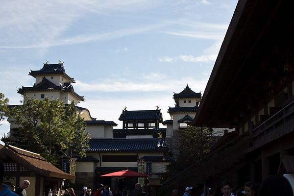 1175592144_isZum-M.jpg
