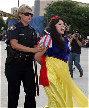 snow-white_arrested.jpg