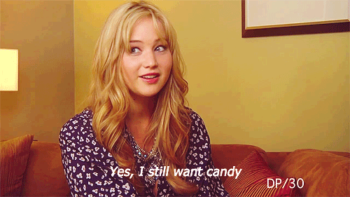 20160412-jennifer-lawrence-candy.gif