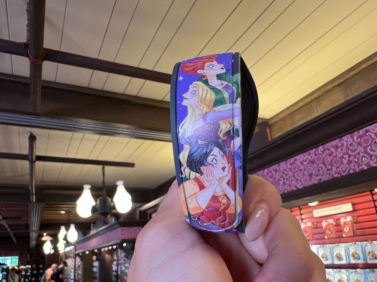 villains spelltacular magicband 10